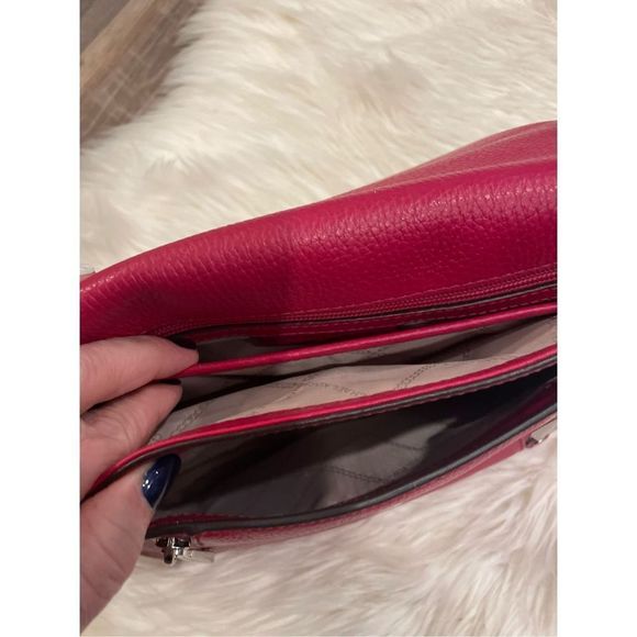 Michael Kors pink chain strap medium satchel with lots of interior pocket - Picture 9 of 12